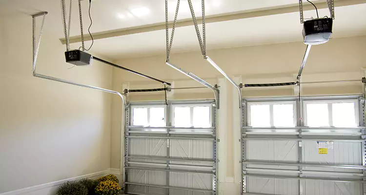 Residential Emergency Garage Door Repair in Kendall West, FL