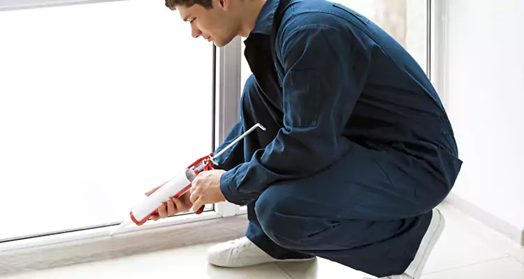 Window Glass Caulk Repair in Kendall West, FL
